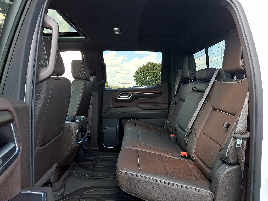 Used 2024 GMC Sierra 1500 Denali w/ Denali Reserve Package AWD/4WD image 10
