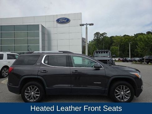 Used 2017 GMC Acadia SLT FWD image 2