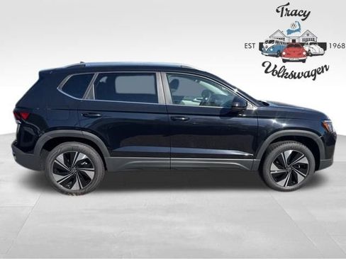 New 2025 Volkswagen Taos SE image 8