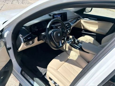 Used 2022 BMW 530i xDrive w/ Convenience Package AWD/4WD image 8