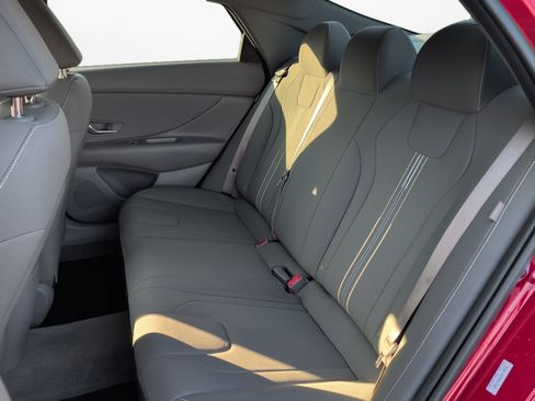 Certified 2025 Hyundai Elantra Sport FWD image 12