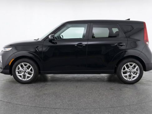 Used 2025 Kia Soul LX w/ LX Technology Package FWD image 5