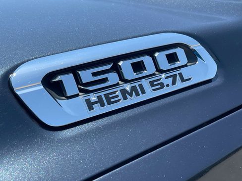Used 2019 RAM 1500 Laramie AWD/4WD image 36