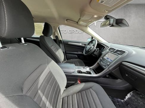 Used 2020 Ford Fusion SE FWD image 24