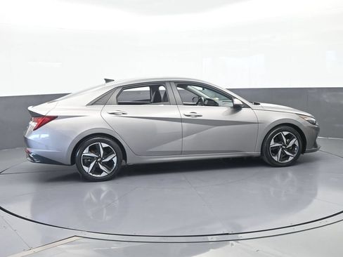 Used 2022 Hyundai Elantra Limited FWD image 7