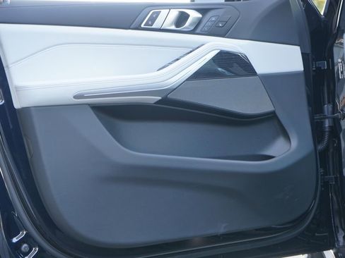 Used 2025 BMW X5 M60i image 10