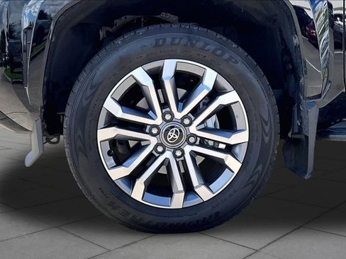 Used 2025 Toyota 4Runner Limited AWD/4WD image 10