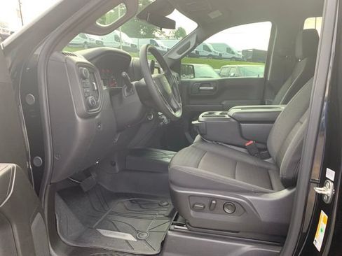 Used 2025 Chevrolet Silverado 1500 Custom Trail Boss AWD/4WD image 23
