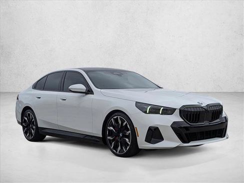 Used 2026 BMW 550e xDrive w/ Executive Package AWD/4WD image 3