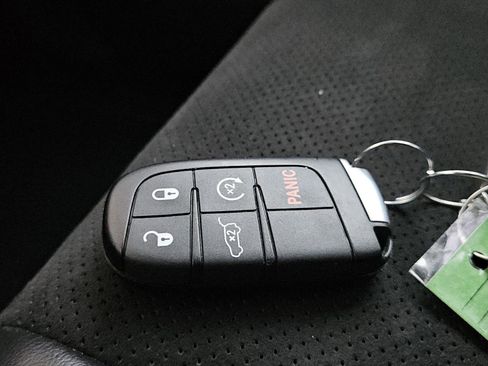 Used 2019 Jeep Grand Cherokee Altitude image 35