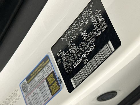 Used 2024 Kia Seltos S image 12