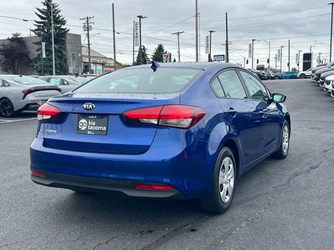 Used 2017 Kia Forte LX FWD image 9