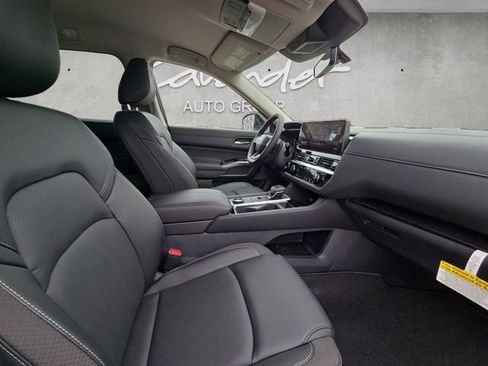 New 2026 Nissan Pathfinder SL image 24