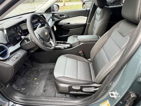 New 2026 Chevrolet Trax LT w/ Driver Confidence Package image 11