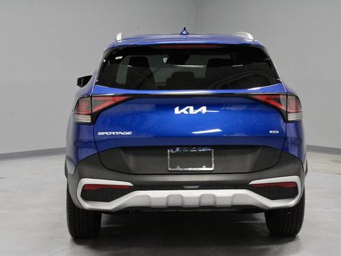 Used 2024 Kia Sportage EX AWD/4WD image 11