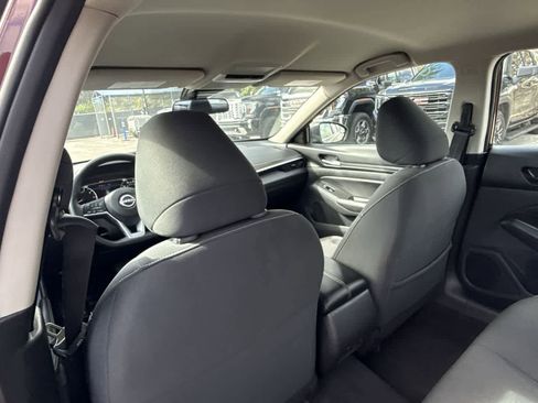 Used 2025 Nissan Altima 2.5 SV FWD image 23