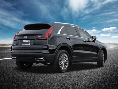 Used 2025 Cadillac XT4 Premium Luxury image 16