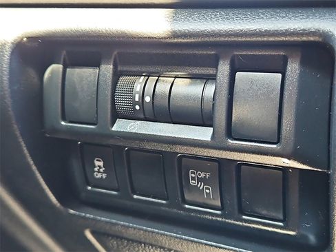 Used 2019 Subaru Crosstrek 2.0i Premium w/ Moonroof Package image 23