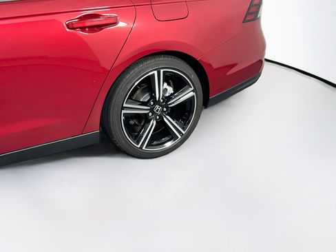 Used 2024 Honda Accord Sport image 29
