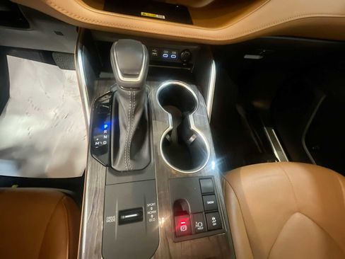 Used 2023 Toyota Highlander Platinum image 30