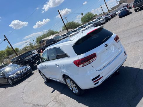 Used 2017 Kia Sorento SX image 56