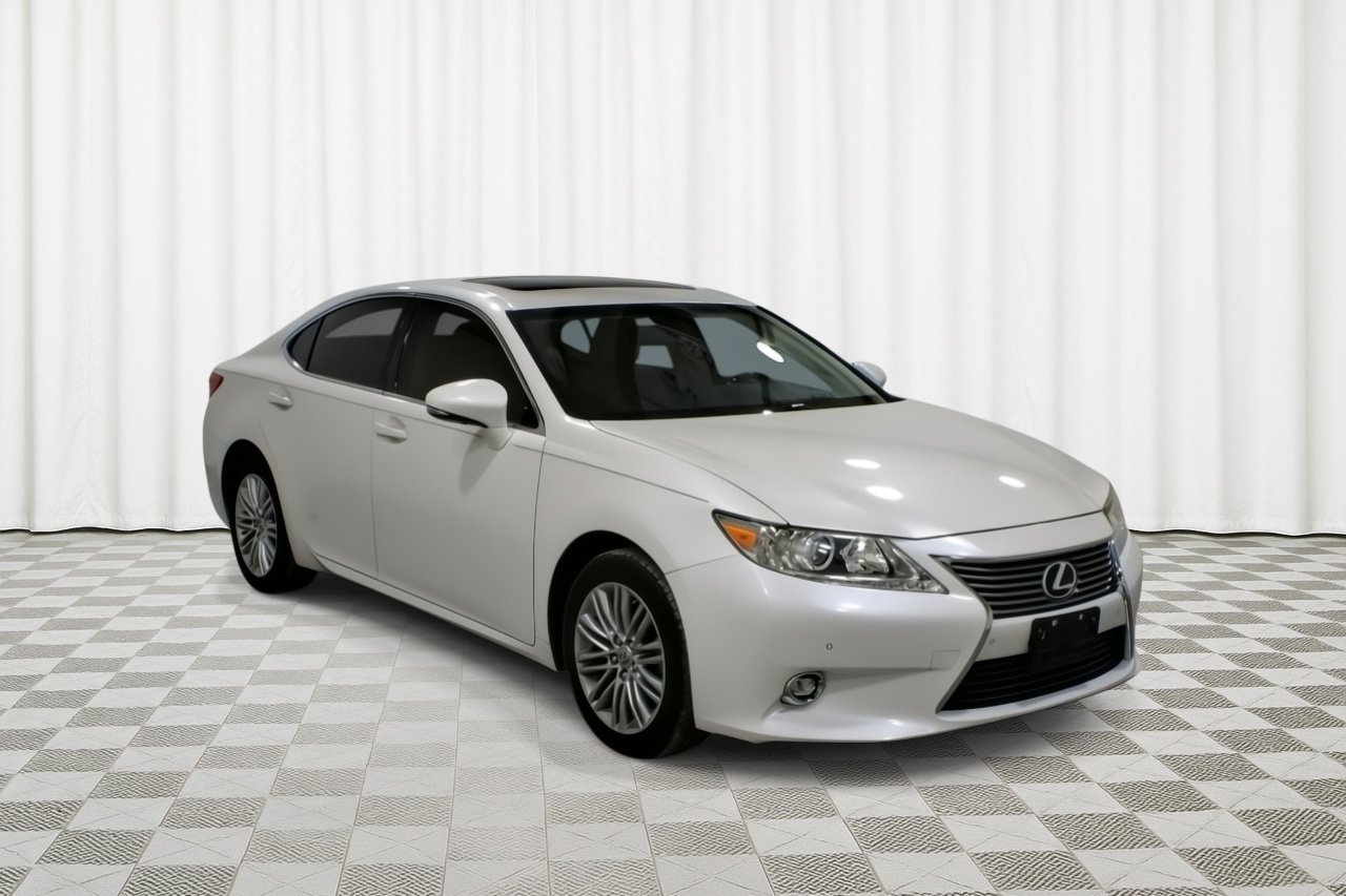 Used 2015 Lexus ES 350 w/ Luxury Package FWD image 1