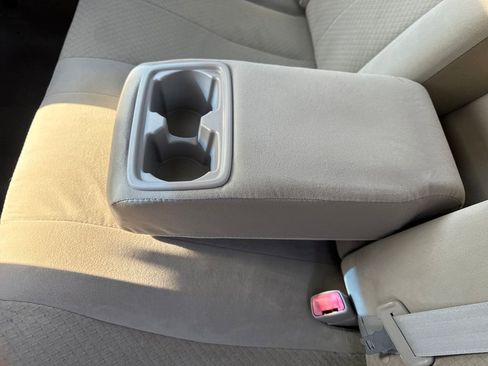 Used 2009 Toyota Camry LE FWD image 25