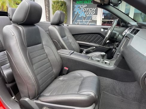 Used 2011 Ford Mustang GT Premium w/ Electronics Pkg RWD image 20