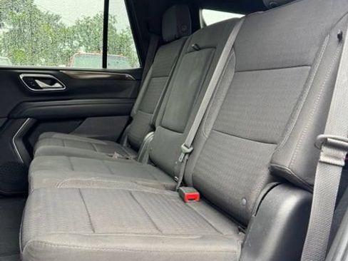 Used 2022 GMC Yukon SLE RWD image 15