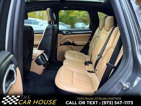 Used 2017 Porsche Cayenne S image 18