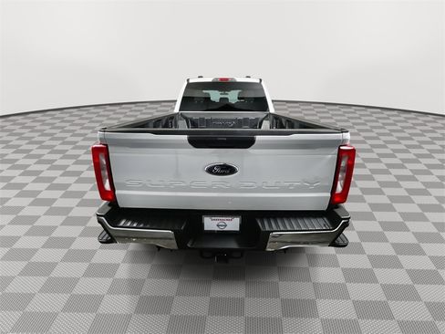 Used 2025 Ford F250 XLT image 7