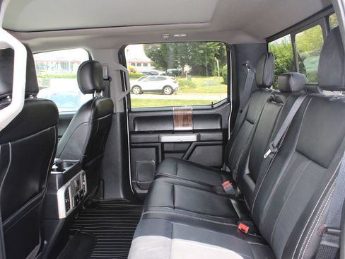 Used 2020 Ford F150 Lariat w/ Equipment Group 502A Luxury AWD/4WD image 12