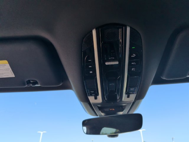 Used 2021 Porsche Cayenne AWD/4WD image 25