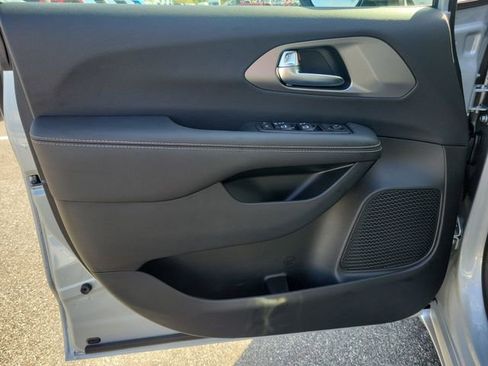 New 2026 Chrysler Voyager LX image 12