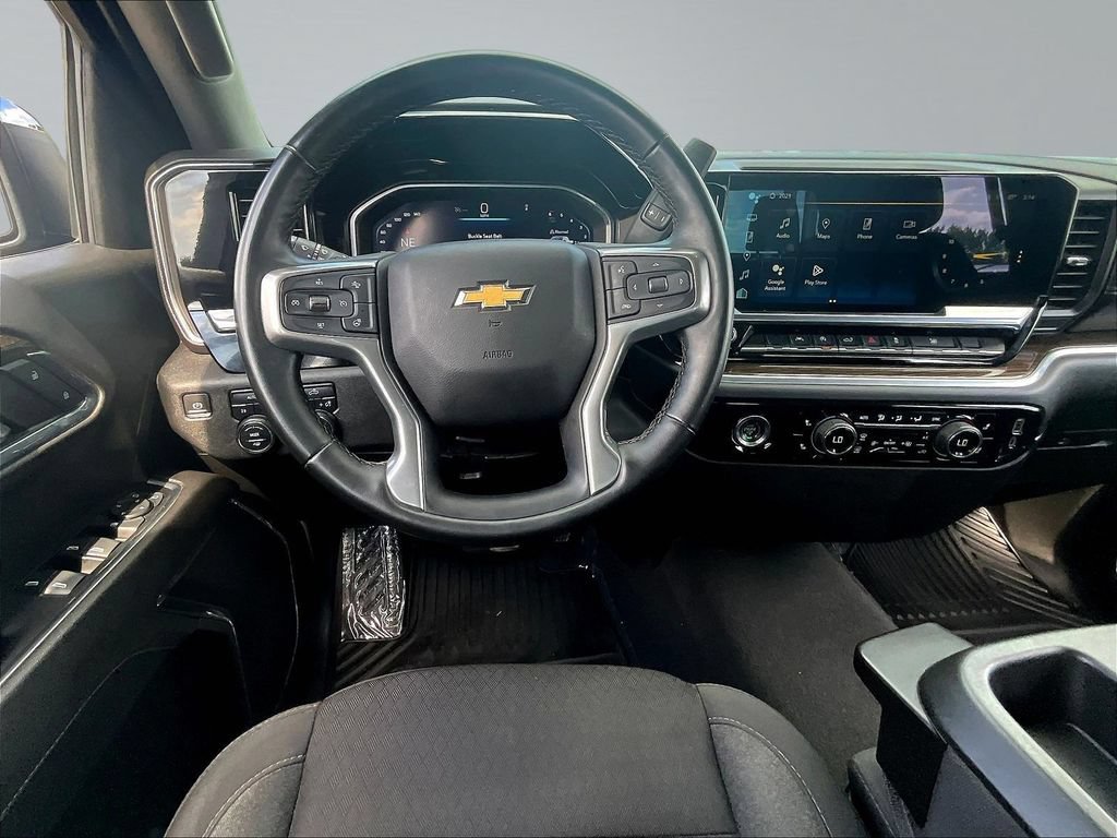 Used 2023 Chevrolet Silverado 1500 LT AWD/4WD image 11