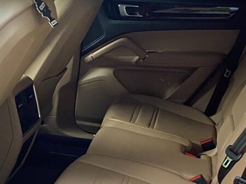 Used 2019 Porsche Cayenne image 6