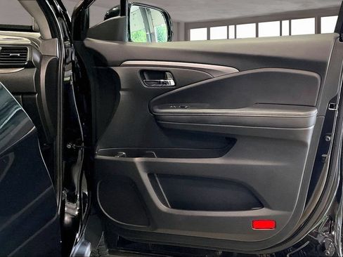 Used 2021 Honda Ridgeline Sport image 29