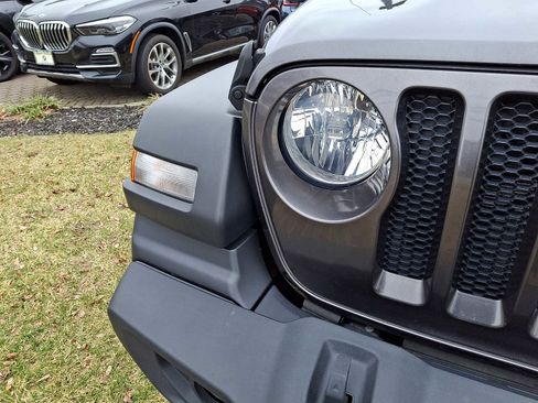 Used 2018 Jeep Wrangler Unlimited Sport S image 10