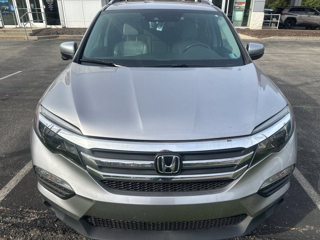 Used 2017 Honda Pilot EX-L image 2