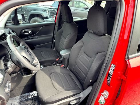 Used 2022 Jeep Renegade Latitude image 12