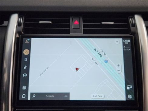 Used 2025 Land Rover Discovery S image 16