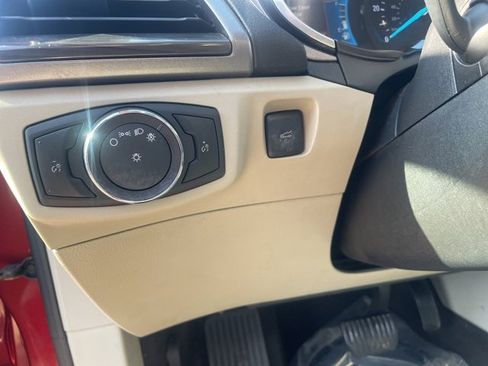 Used 2019 Ford Fusion SEL image 21