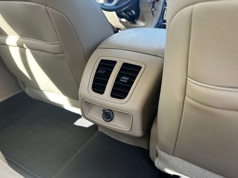 Used 2019 Ford Taurus SEL image 43