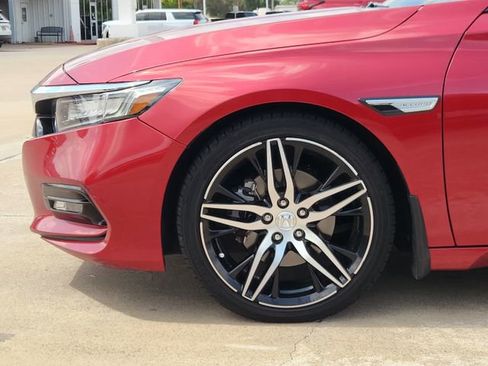 Used 2018 Honda Accord Touring image 8