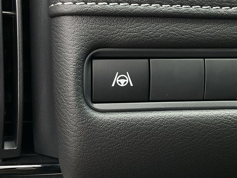 New 2026 Nissan Armada SV image 28