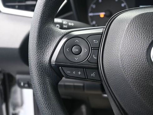 Used 2025 Toyota Corolla LE image 30