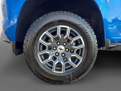 Used 2023 Chevrolet Colorado Z71 w/ Z71 Convenience Package 2 image 16