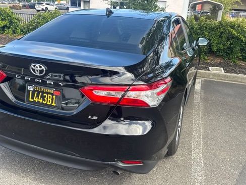 Used 2019 Toyota Camry LE FWD image 9