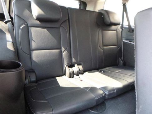 Used 2019 GMC Yukon XL SLT w/ Open Road Package image 7