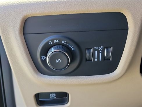 New 2025 Jeep Grand Cherokee L Limited w/ Luxury Tech Group II image 22